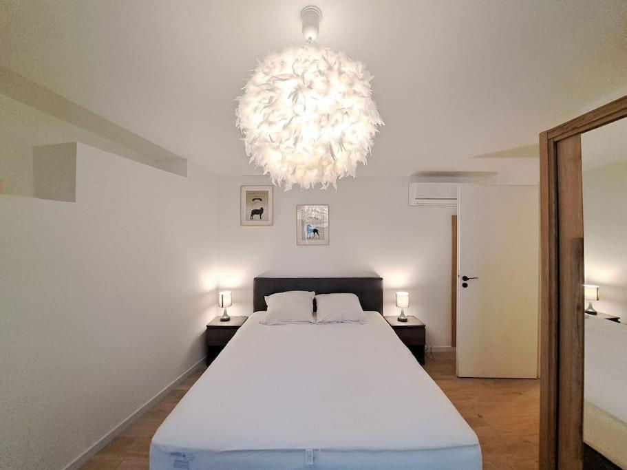 Апартаменты Antibes, Duplex Lumineux Реймс Экстерьер фото