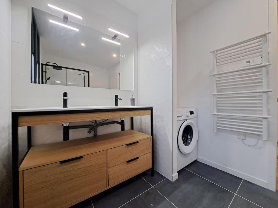 Апартаменты Antibes, Duplex Lumineux Реймс Экстерьер фото