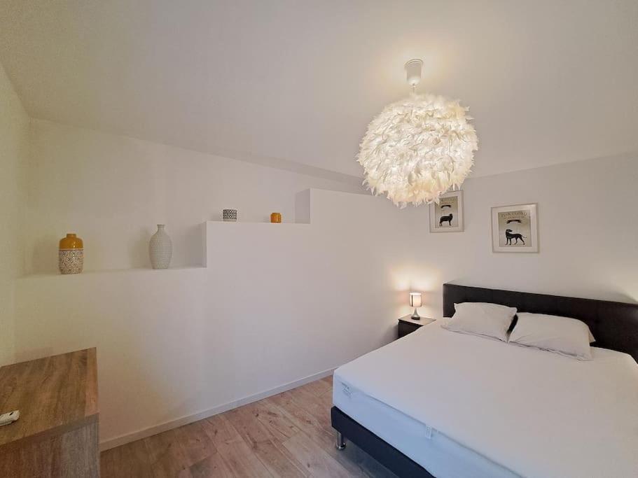 Апартаменты Antibes, Duplex Lumineux Реймс Экстерьер фото